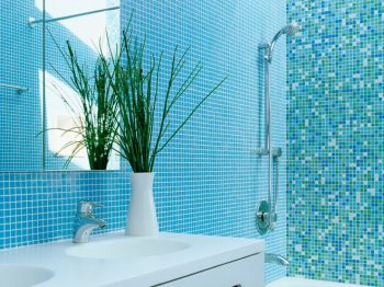 Phòng tắm xanh mát trong ngày hè nóng bức