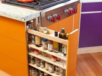 Ngắm nghía qua hệ thống ngăn kéo tủ bếp làm mê mẩn các bà nội trợ.