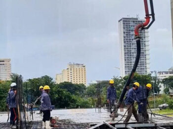 ĐỔ SÀN GẶP MƯA XỬ LÍ SAO?